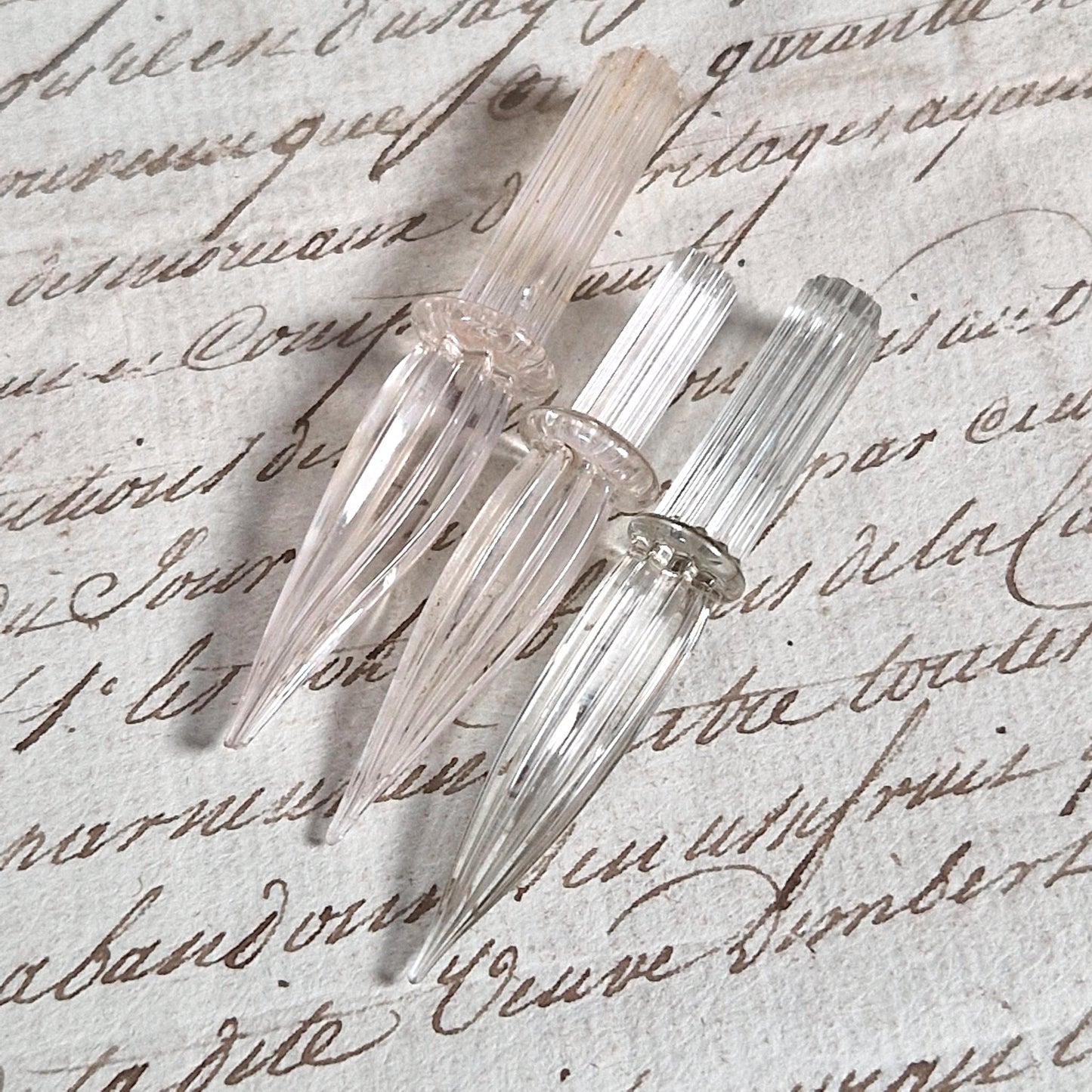 Lot de 3 anciennes plumes en verre, vers 1900