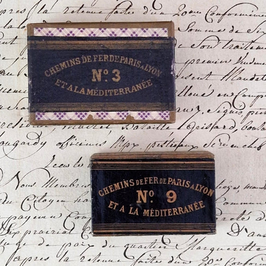 2 boîtes de plumes « Chemins de Fer de Paris à Lyon - PLM »