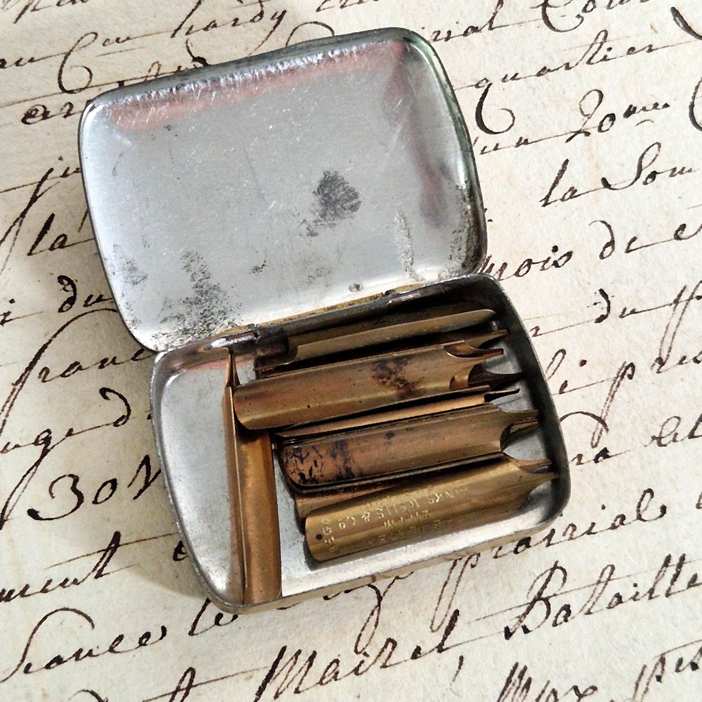 Box of "Hinks, Wells & Co's Selected Pens" nibs