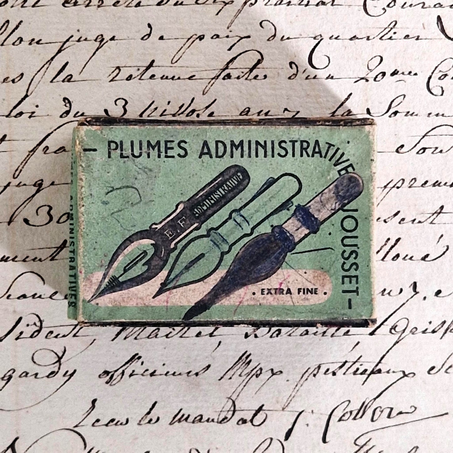 Boîte ancienne « Plumes Administratives Jousset »