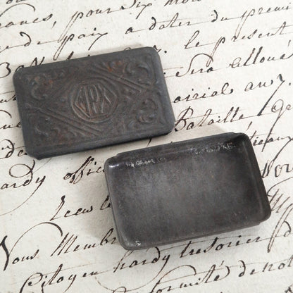 Old embossed metal pen box - "MPX"