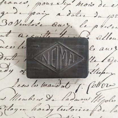 Ancienne boite métal pour plumes - « NOMA »