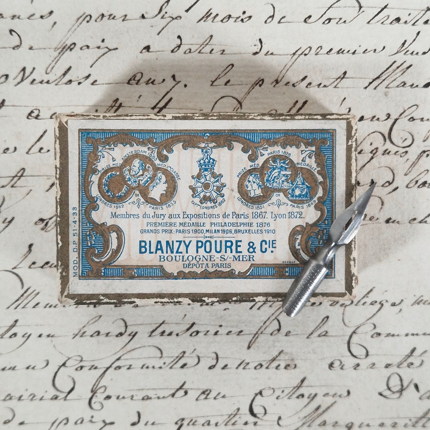 Blanzy Poure - Ancienne boite « Plume des Demoiselles »