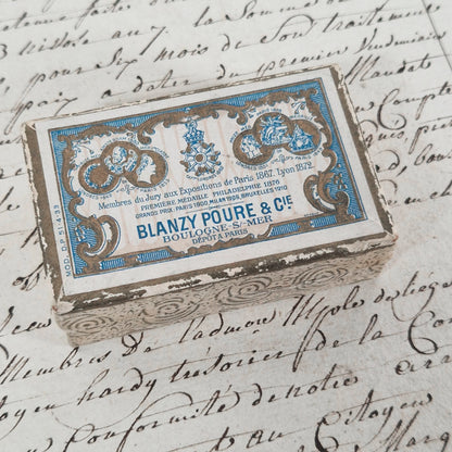 Blanzy Poure - Ancienne boite « Plume des Demoiselles »