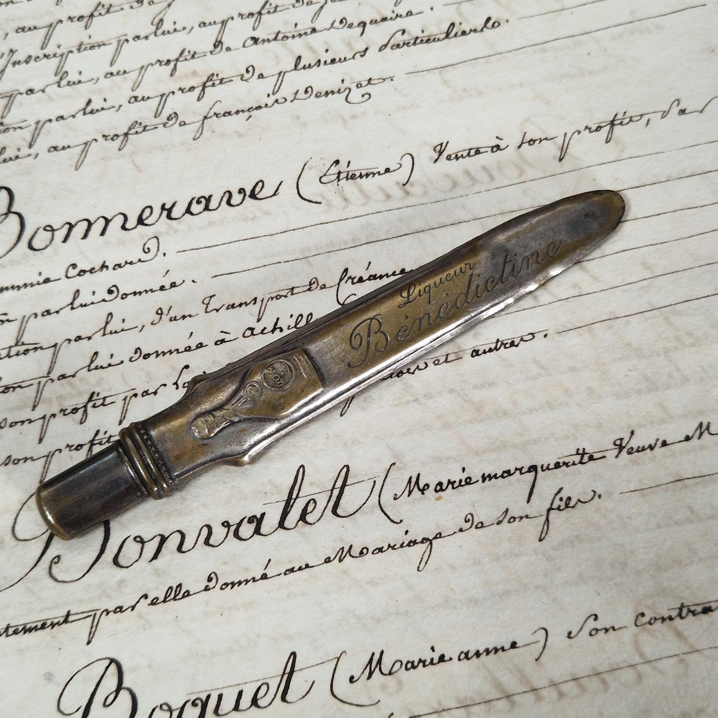 Porte-crayon publicitaire « Liqueur Bénédictine »