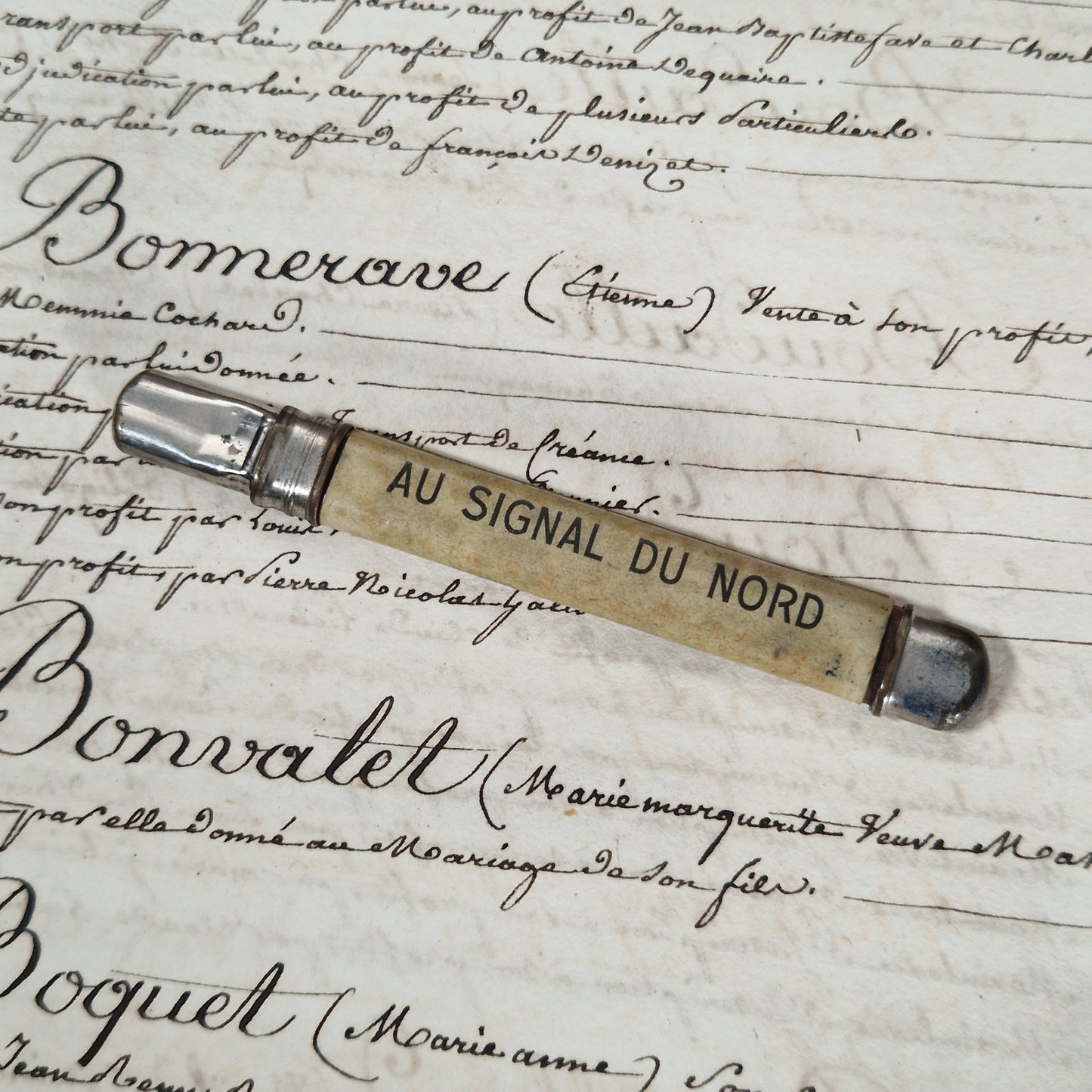 Porte-crayon publicitaire ancien « Au Signal du Nord »