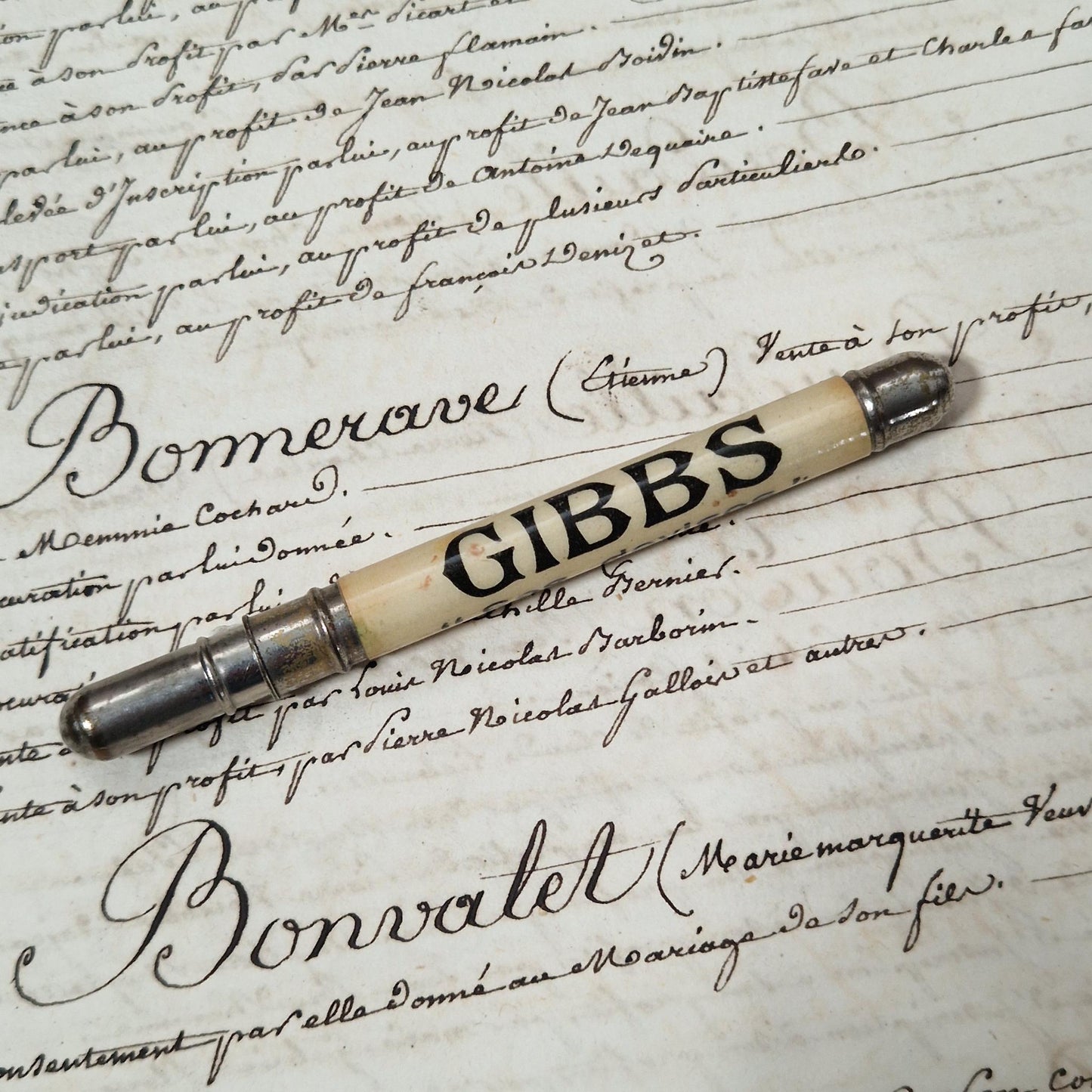 Porte-crayon publicitaire ancien « Gibbs »