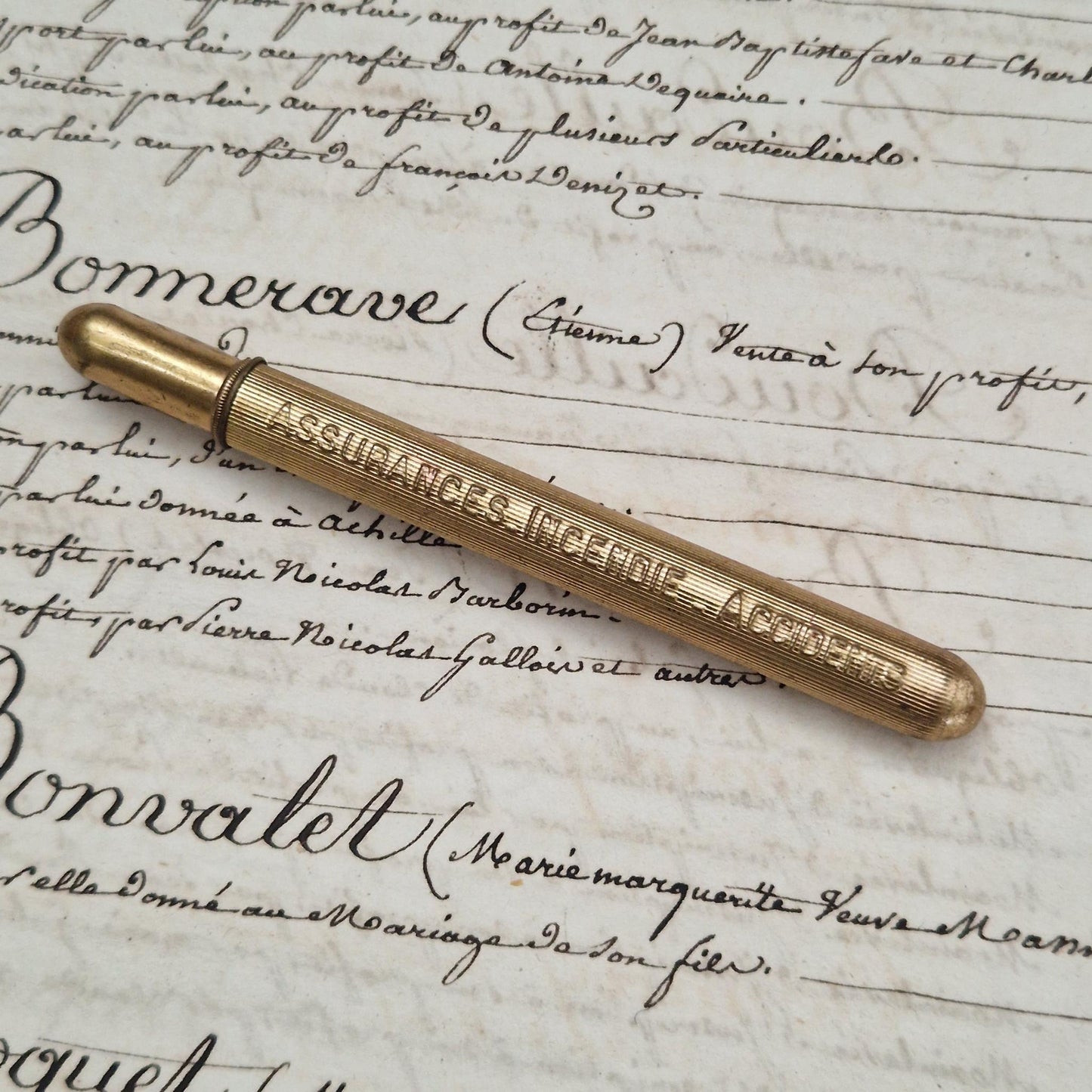 Porte-crayon « La Métropole - Assurances Incendie Accidents »