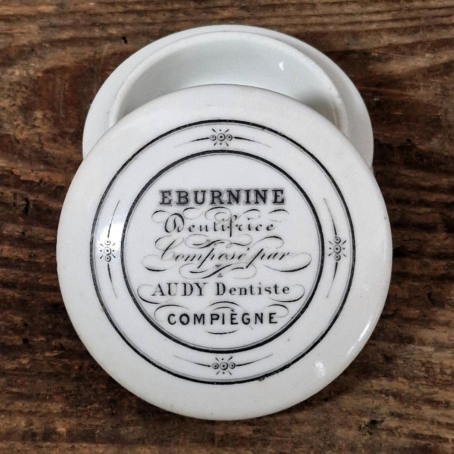 Pot dentifrice ancien « Eburnine - Dentiste, Compiègne »