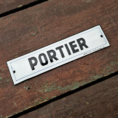 Ancienne plaque émaillée « PORTIER »