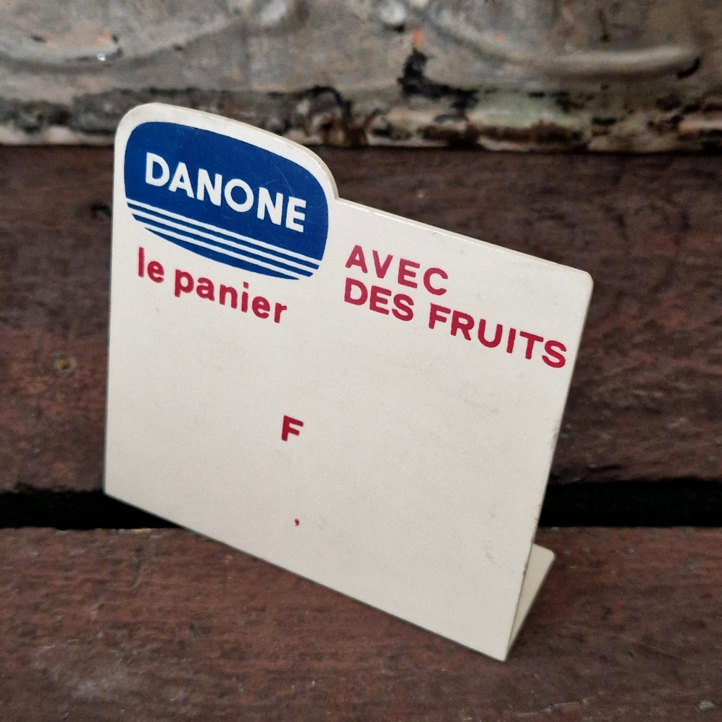 Chevalet publicitaire Danone « Le Panier - Avec des Fruits »
