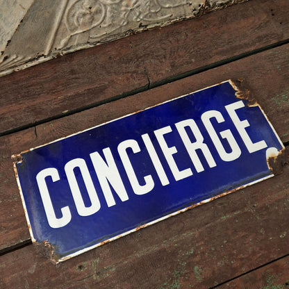 Plaque émaillée bleue « Concierge »