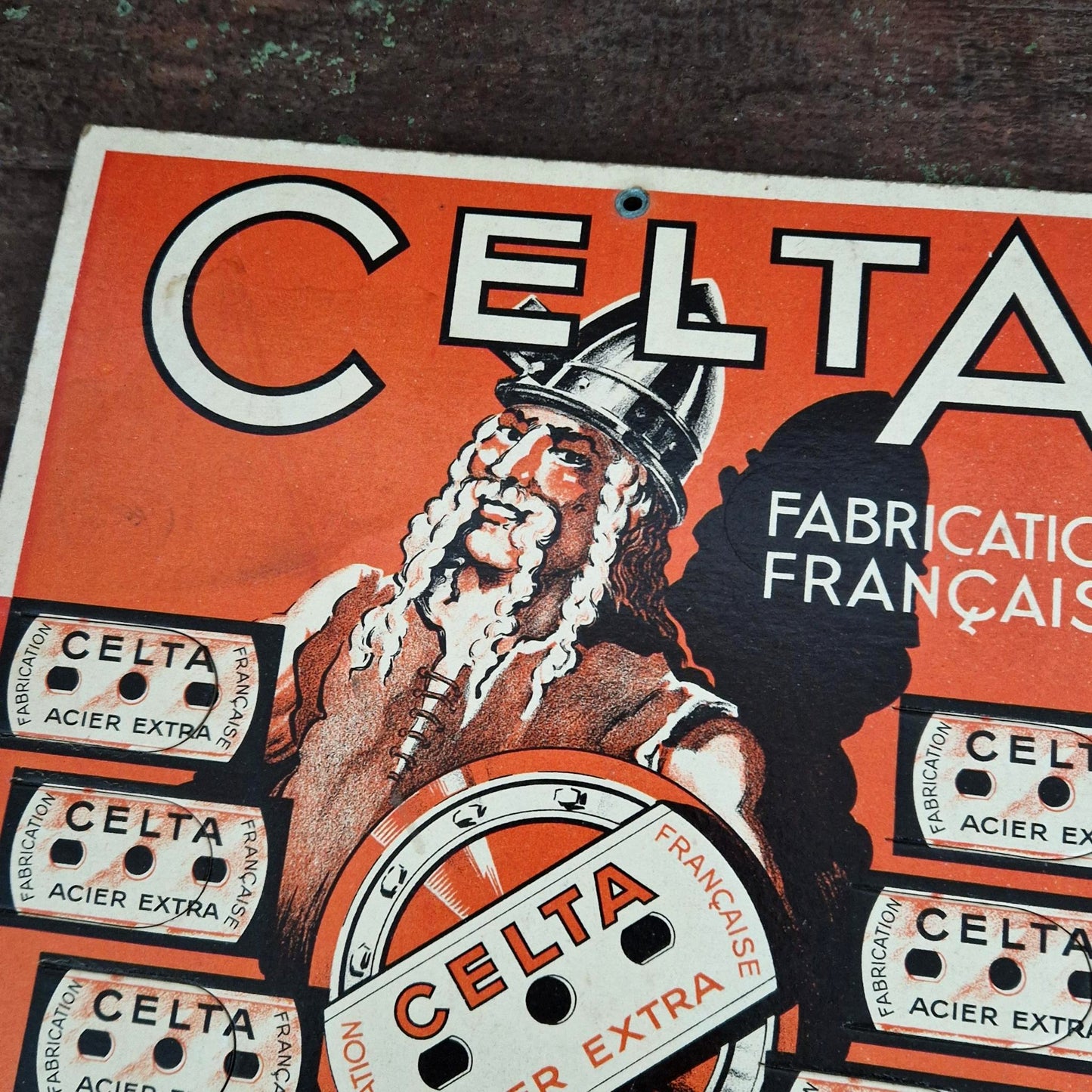 Carton publicitaire / présentoir de lames de rasoir « Celta »