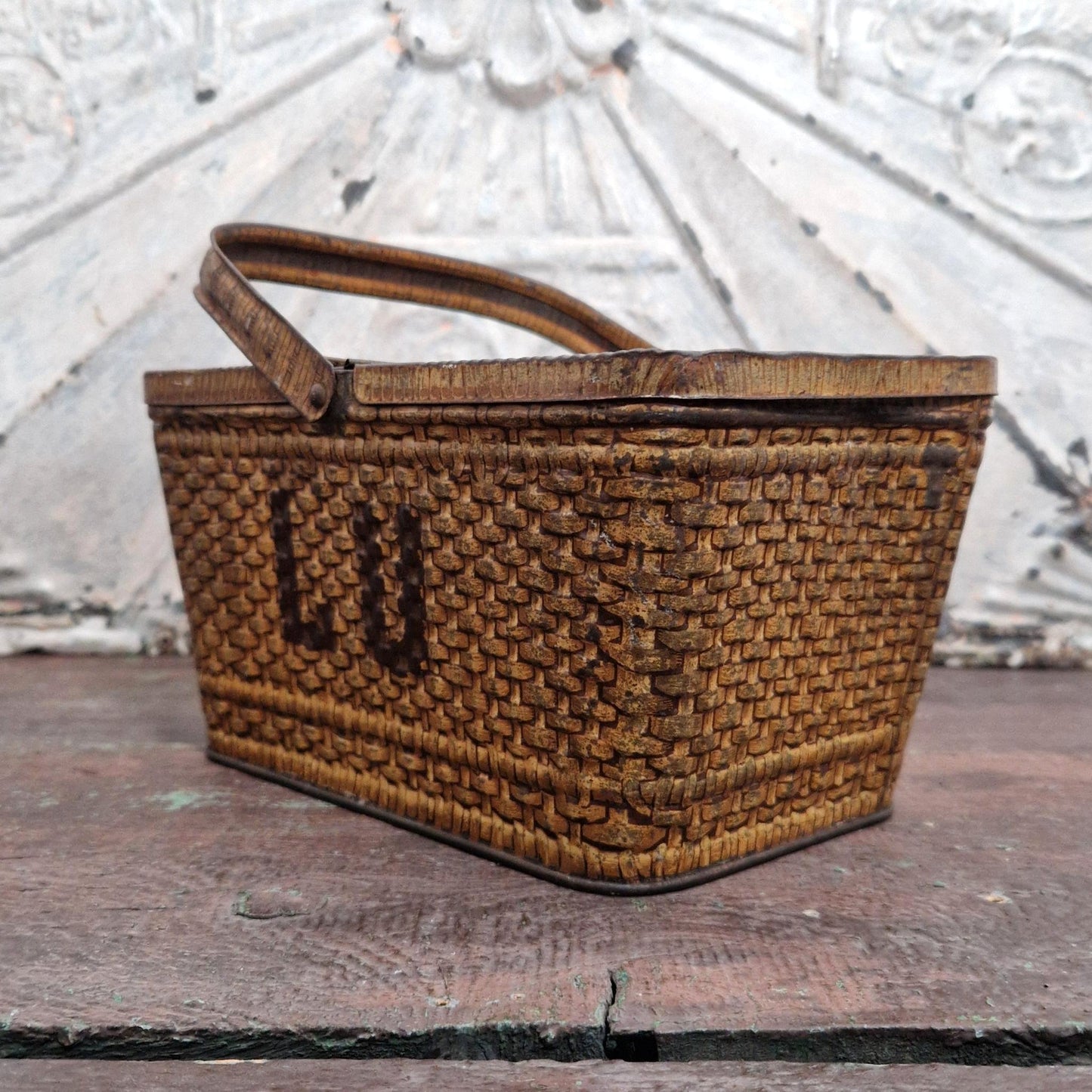 Boîte à biscuits LU « Panier en osier » - 1ère version 1897