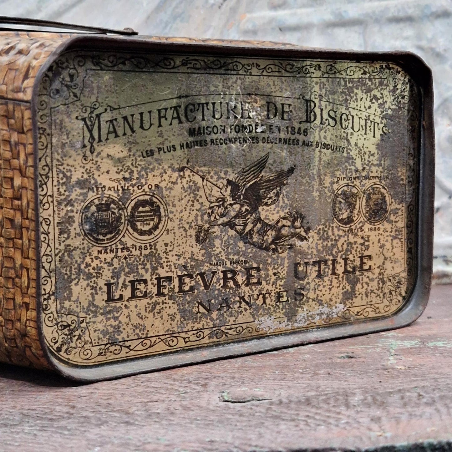 Boîte à biscuits LU « Panier en osier » - 1ère version 1897