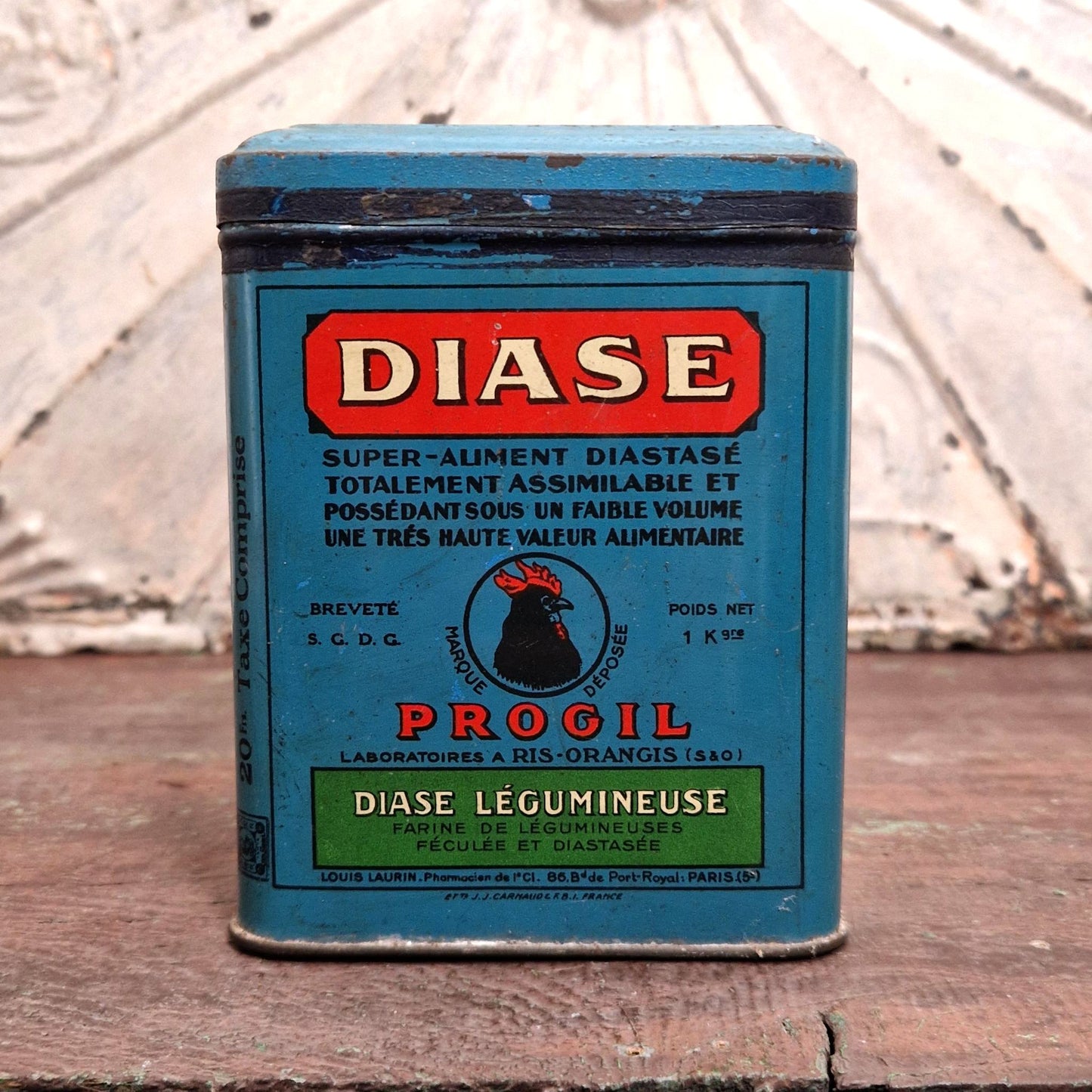 Boîte publicitaire «Diase, essence pour le moteur humain »