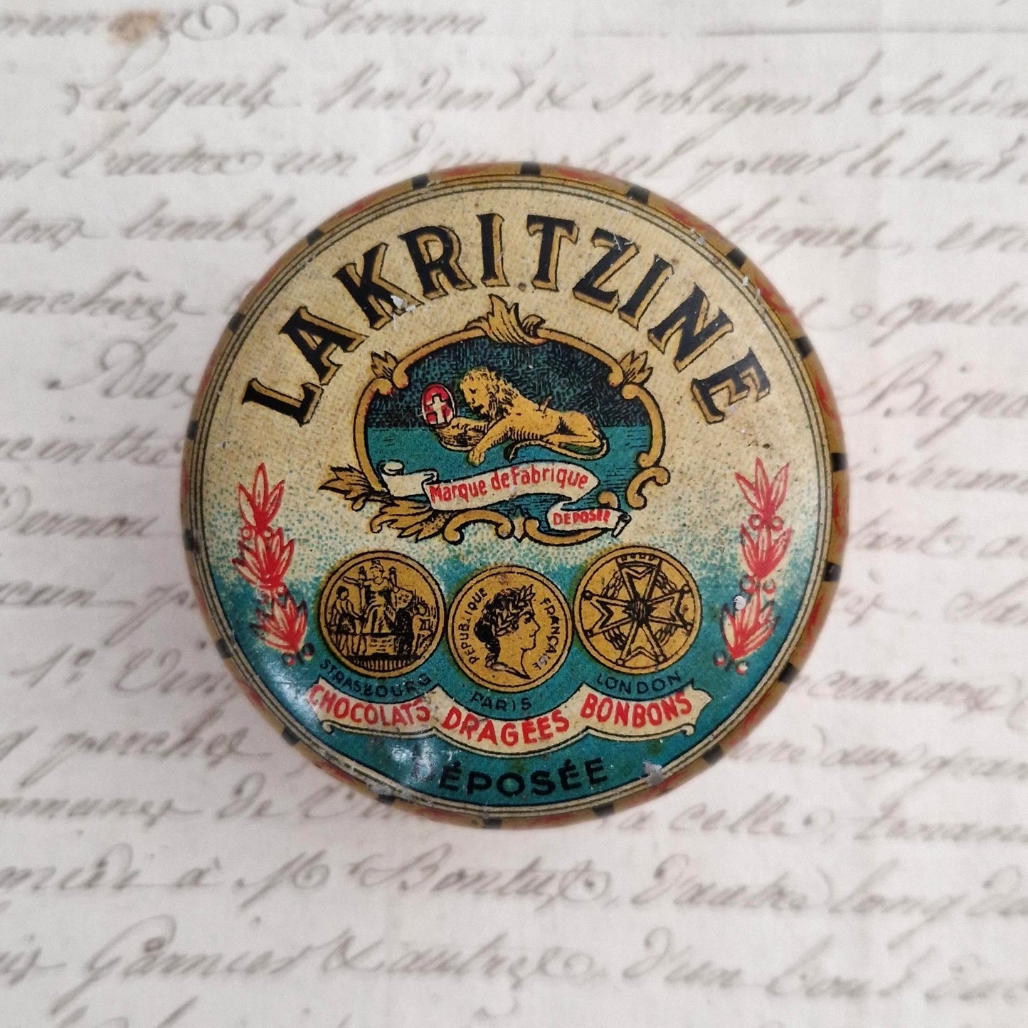 Boîte publicitaire de réglisse « Lakritzine » - Strasbourg
