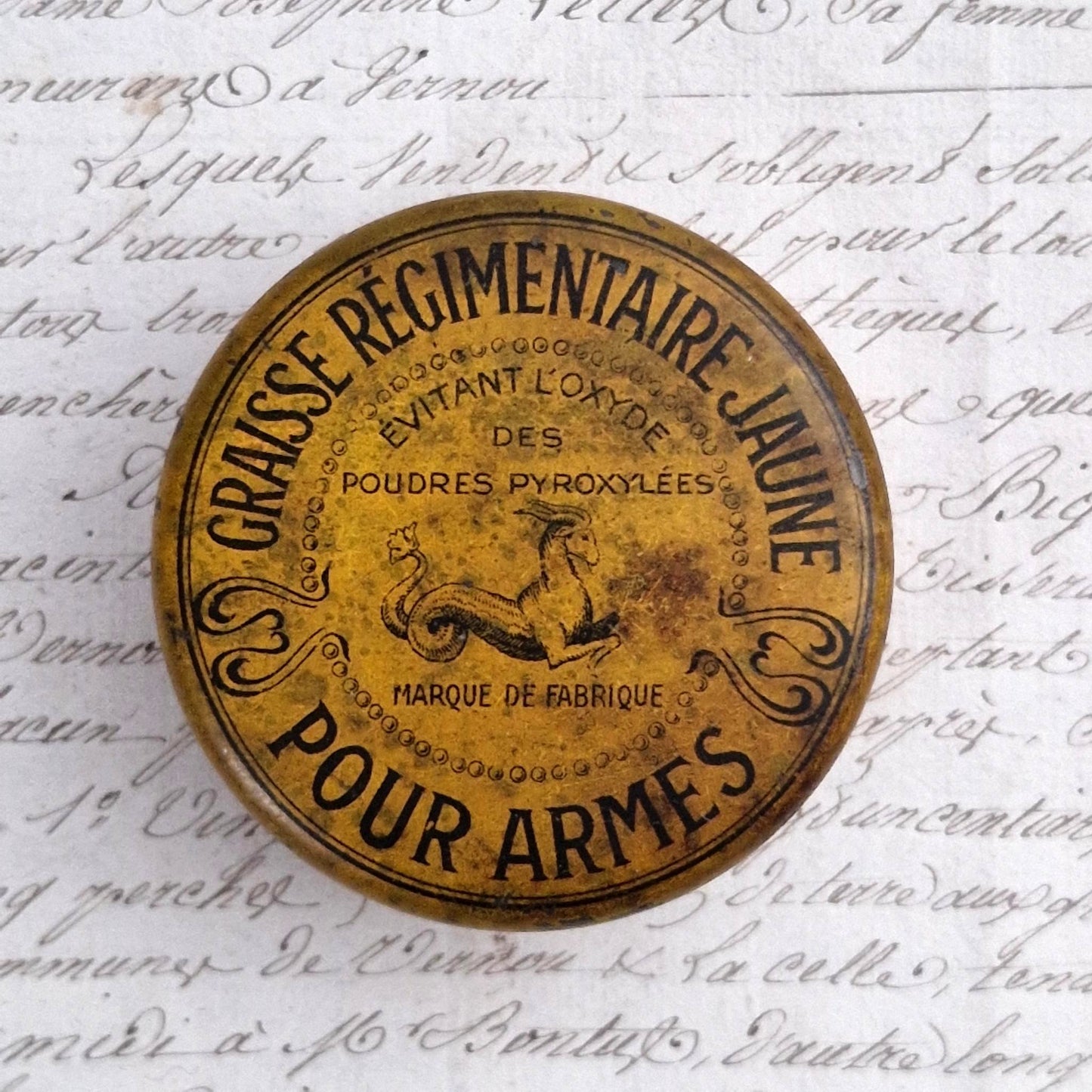 Ancienne boîte « Graisse Régimentaire Jaune »