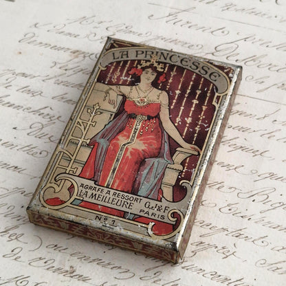 Boîte ancienne « La Princesse - Agrafe G.J.F. Paris »