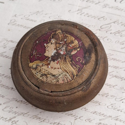 Boîte ancienne « Gosiérine Dalloz - Femme Art Nouveau »