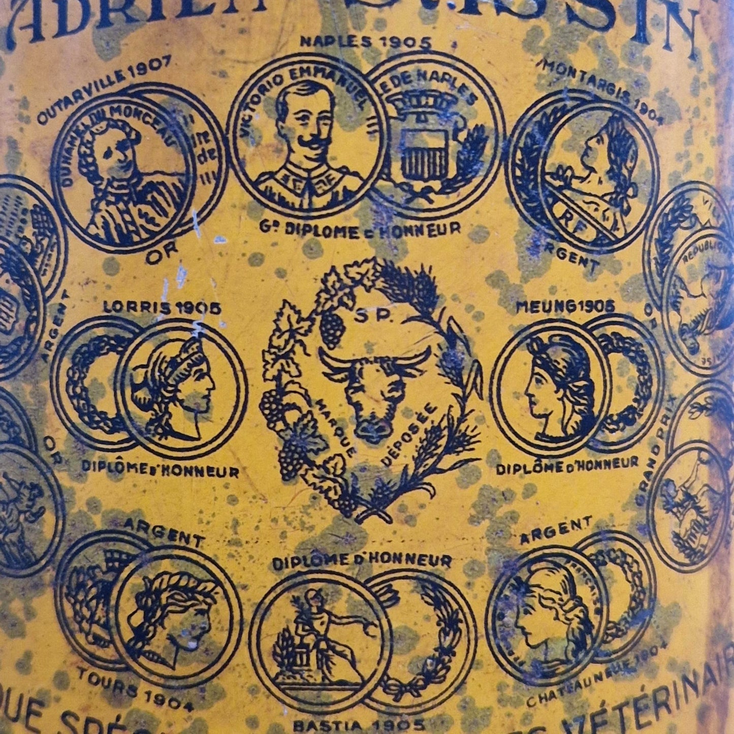 Rare boîte en tôle lithographiée « Provende Orientale »