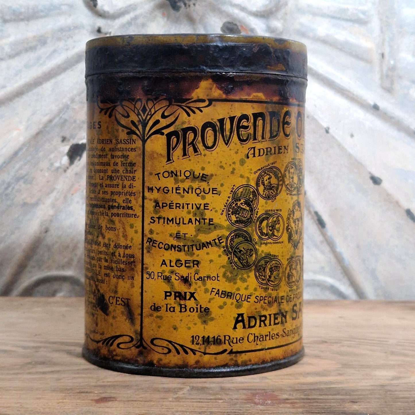 Rare boîte en tôle lithographiée « Provende Orientale »