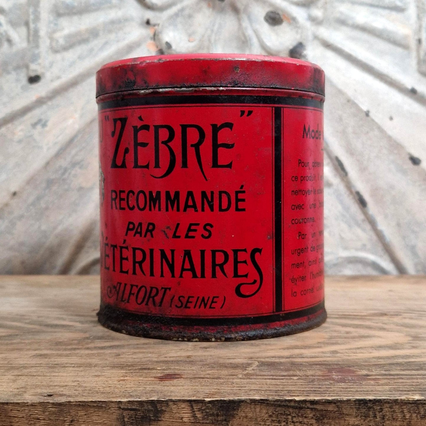 Rare boîte « Au zèbre - Onguent pour pieds de chevaux »