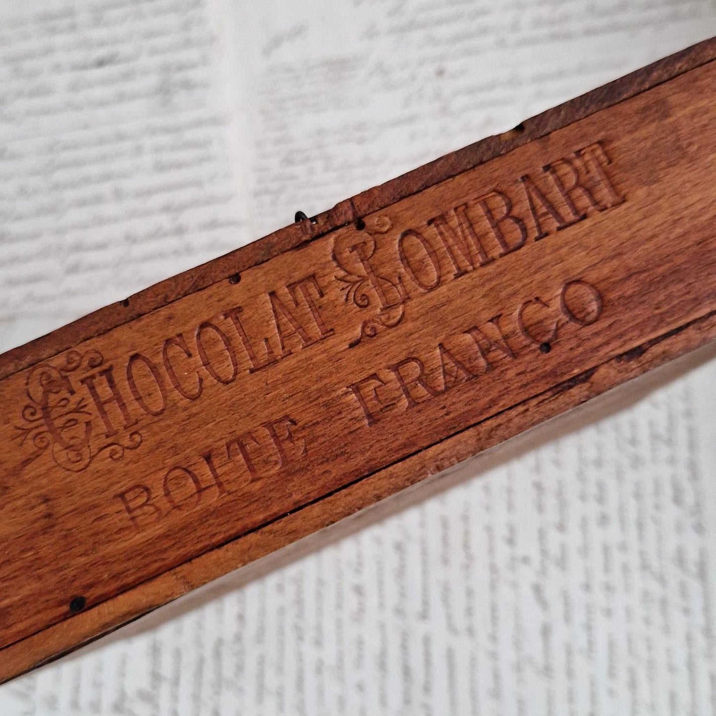 Rare boîte publicitaire « Lombart - Chocolat à la Crème »