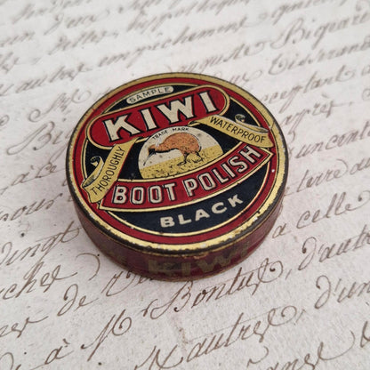Mini boîte échantillon scellée « KIWI Boot Polish – Black »