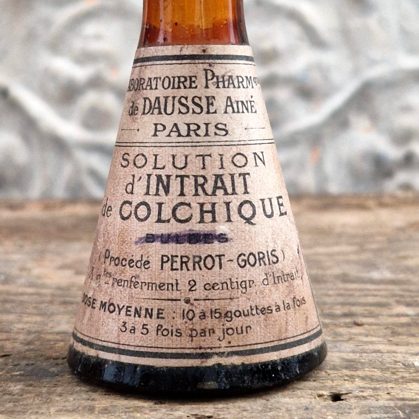 Flacon tronconique « Solution d’Intrait de Colchique »