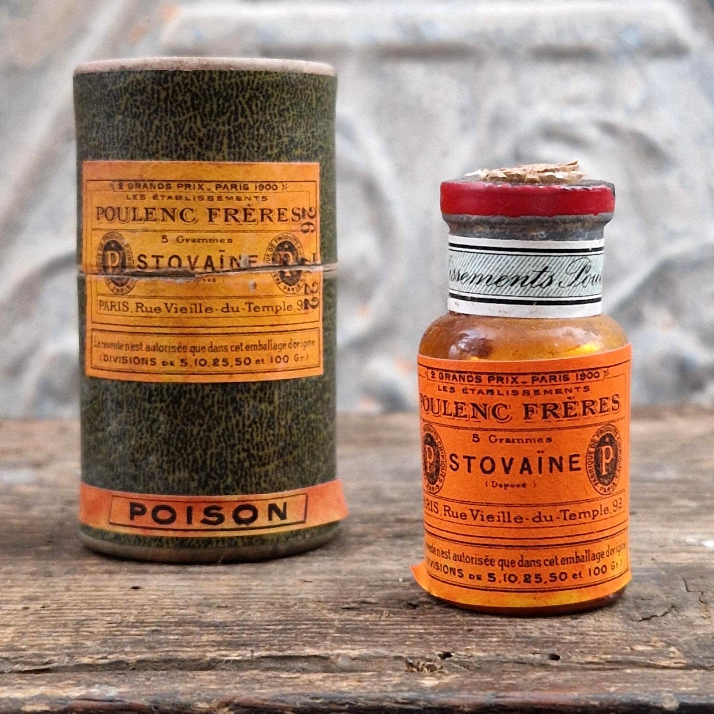 Ancien flacon pharmaceutique « Stovaïne » avec étui d’origine