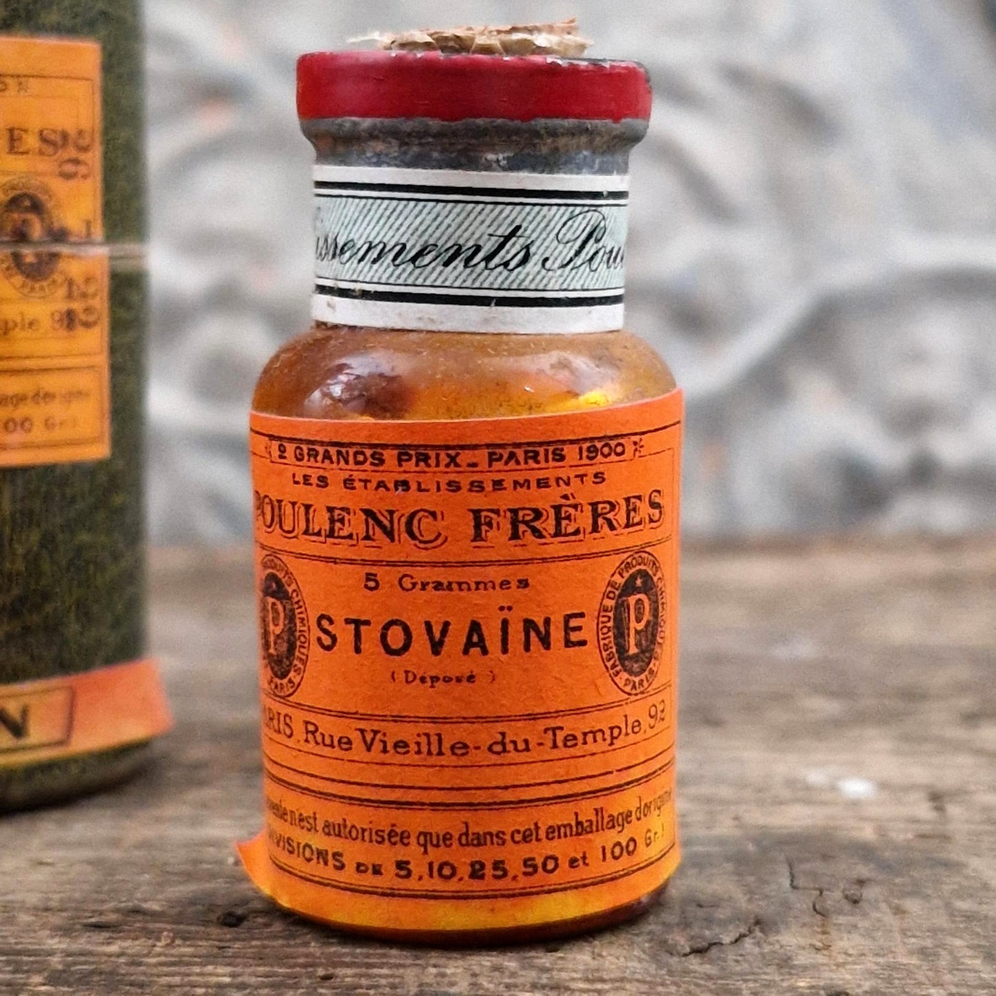 Ancien flacon pharmaceutique « Stovaïne » avec étui d’origine
