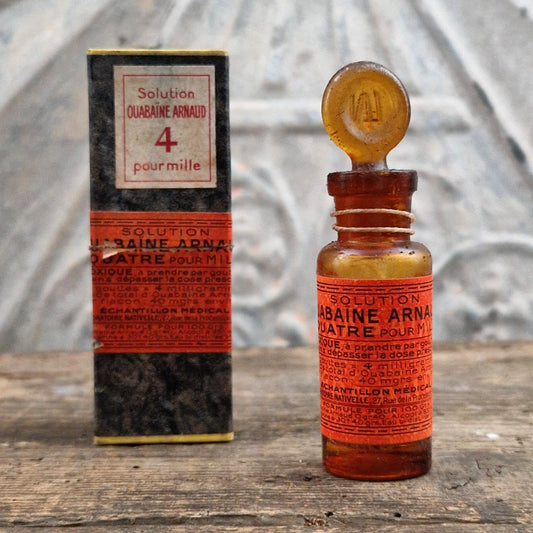 Ancien flacon pharmaceutique « Quabaïne Arnaud »