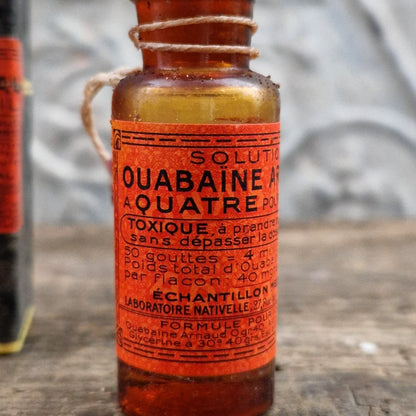 Ancien flacon pharmaceutique « Quabaïne Arnaud »