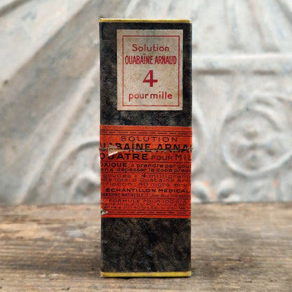 Ancien flacon pharmaceutique « Quabaïne Arnaud »