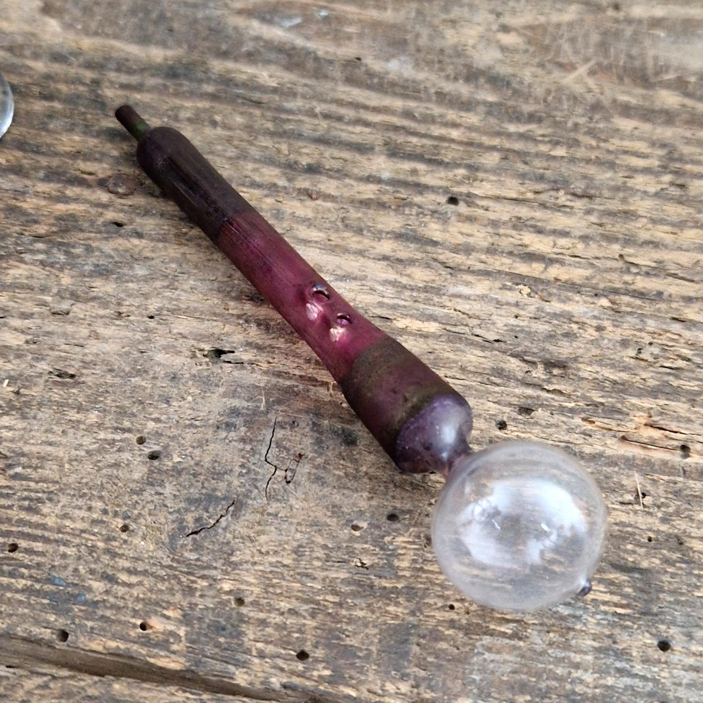 Rare flacon en verre soufflé avec bouchon pipette