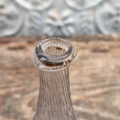 Ancien flacon d’apothicaire en verre soufflé cannelé - XIXe siècle