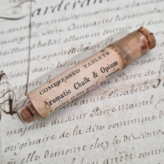 Ancien tube de tablettes « Aromatic Chalk & Opium »