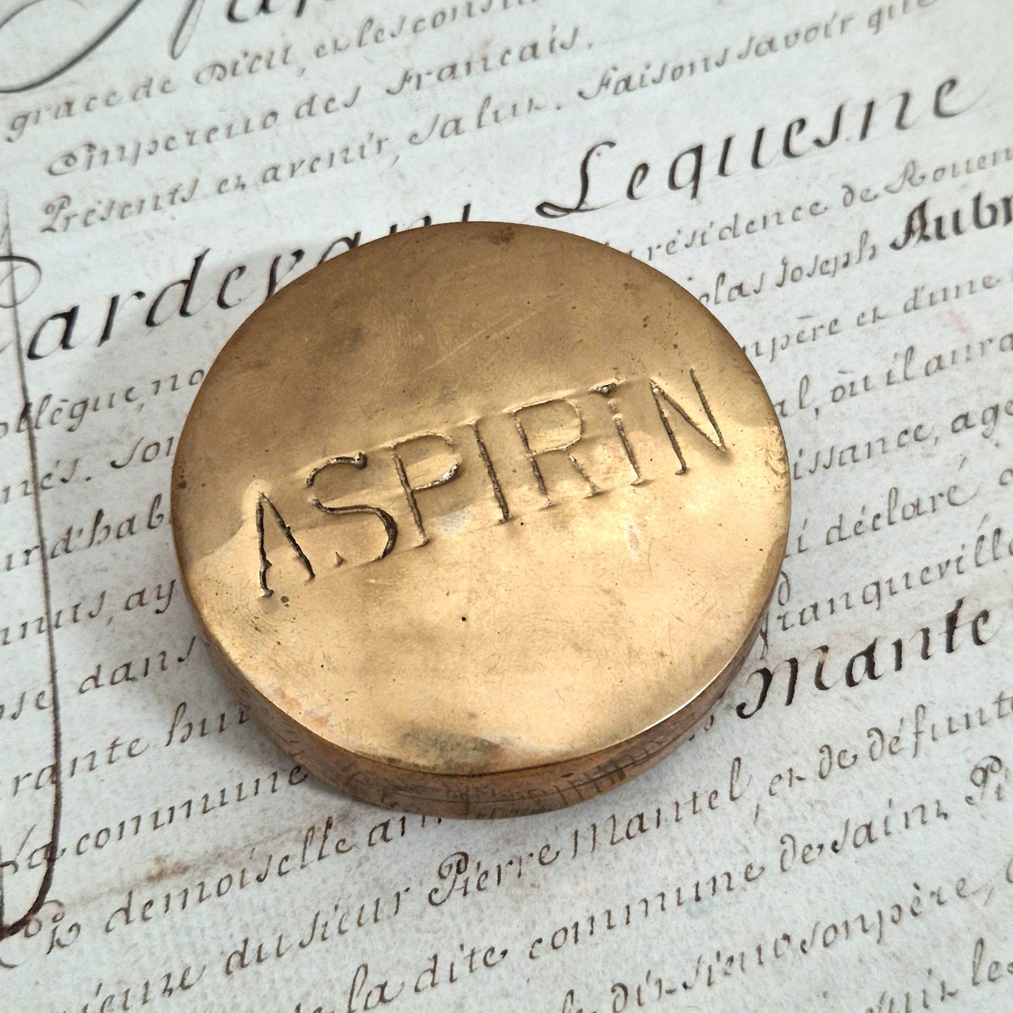 Ancienne boîte à aspirine de poche en laiton - Début XXe
