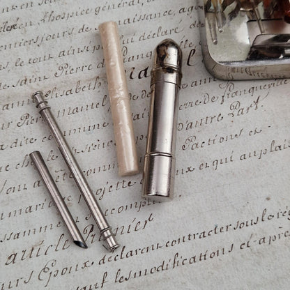 Trousse médicale d’urgence - Ampoules Dausse, Paris