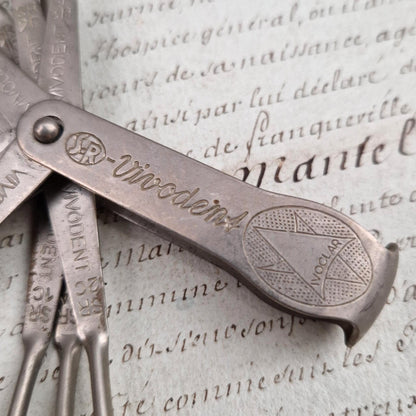 Ancien teintier / nuancier dentaire Vivodent