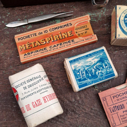Ancienne trousse de secours des Grandes Pharmacies
