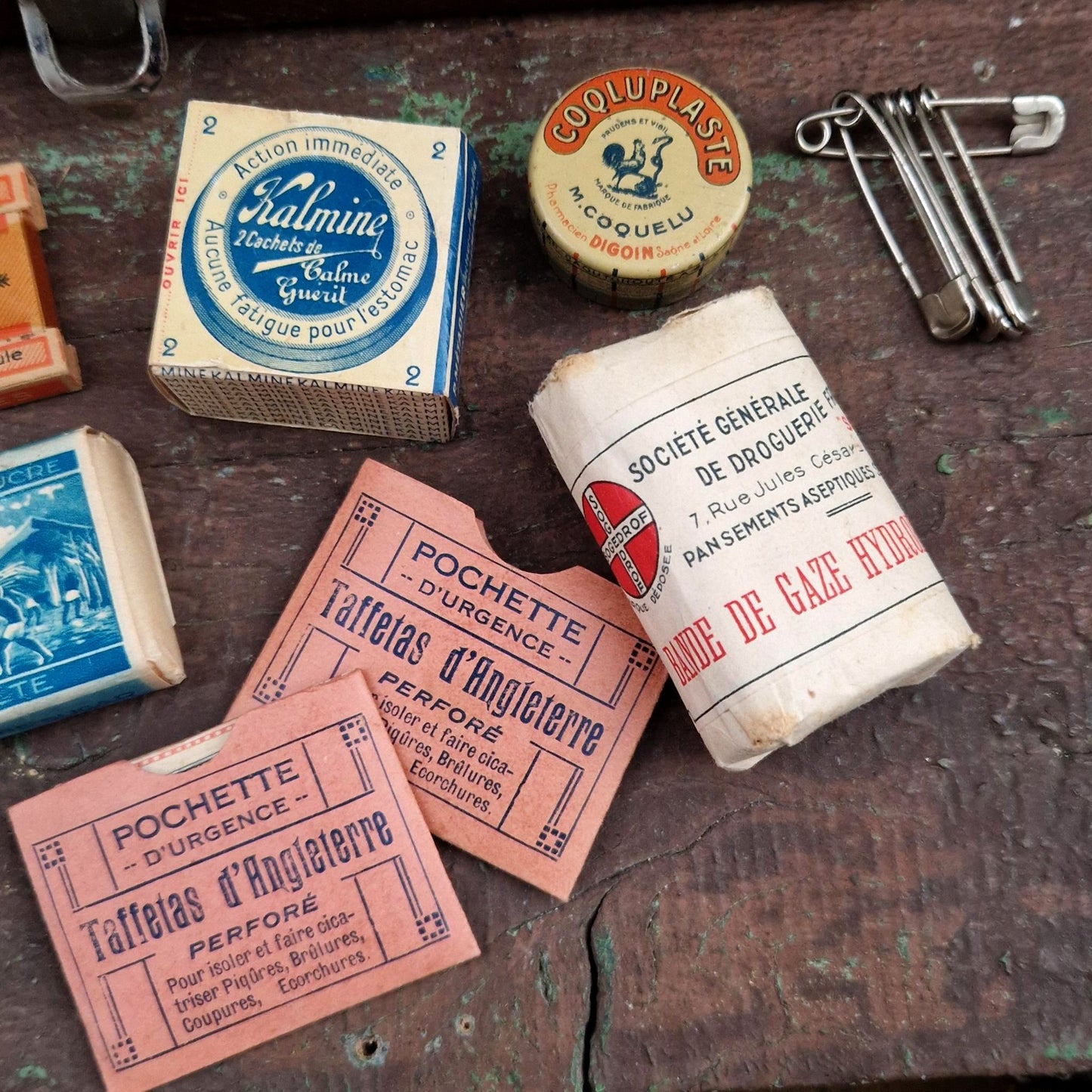 Ancienne trousse de secours des Grandes Pharmacies