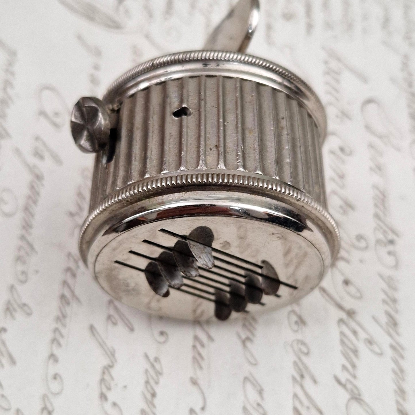 Ancien scarificateur médical chromé pour saignées