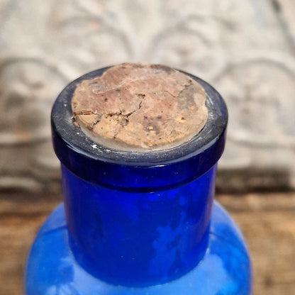 Grand flacon de pharmacie « Kaolin Lavé » - Verre bleu cobalt