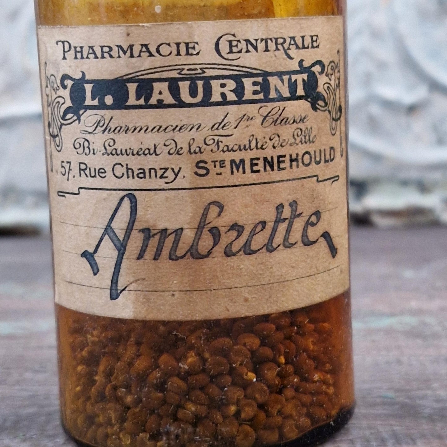Ancien flacon de pharmacie « Ambrette » - Pharmacie Centrale