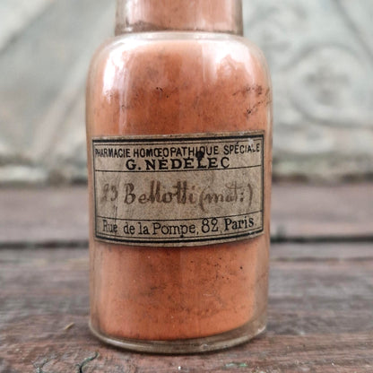 Ancien flacon de homéopathique « Belloth (mat.) » -
