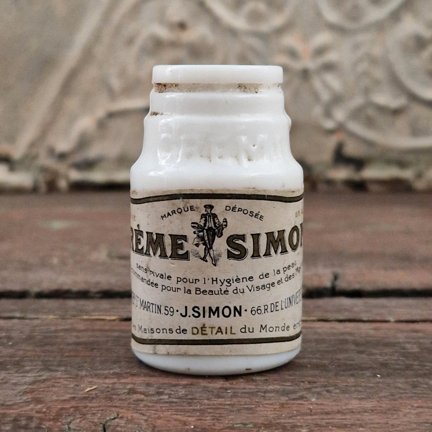 Pot en opaline blanche « Crème Simon »