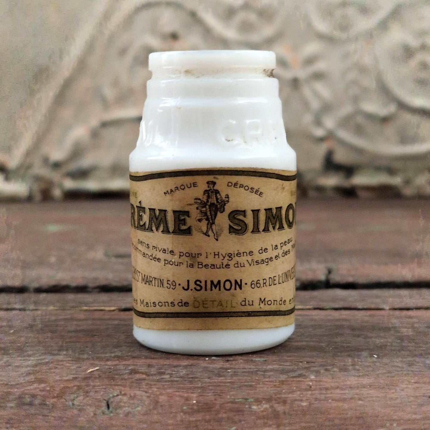 Ancien pot en opaline blanche « Crème Simon »