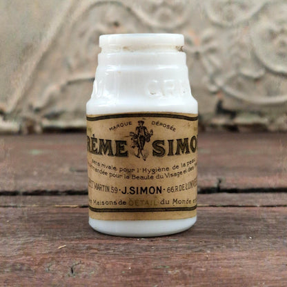 Ancien pot en opaline blanche « Crème Simon »